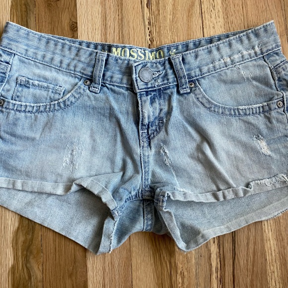 Mossimo Shorts - Picture 1 of 3